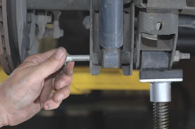 DIY Shock & Strut Installation - Extreme How To